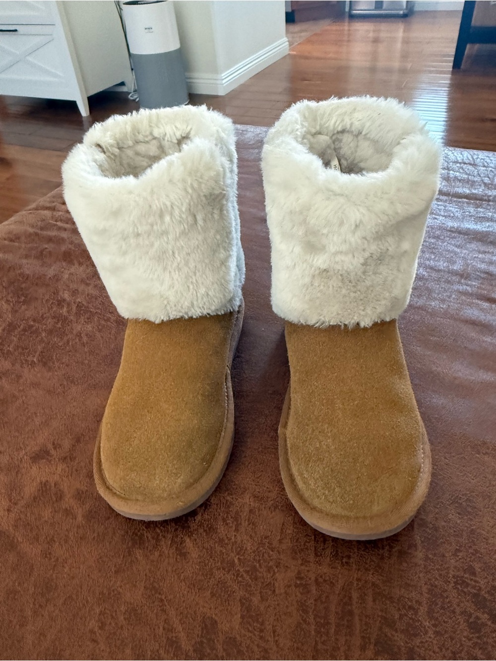 Koolaburra Kids Aubrei Short Boot with Cream Faux Fur Cuff